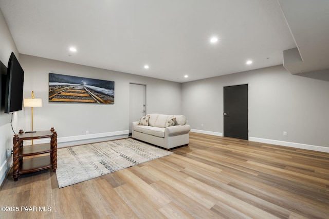 15425 N Talking Rock Ranch Rd, Prescott, AZ 86305 - sitting room with wood finished floors and recessed lighting