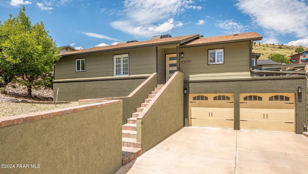 view of front of house featuring a garage