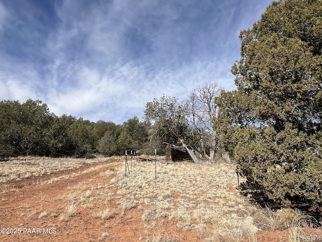 Listing photo 3 for 50 Bullock Rd, Ash Fork AZ 86320