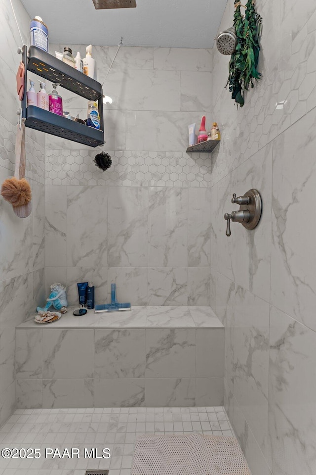 3161 N Valley View Dr, Prescott Valley, AZ 86314 - bathroom with a tile shower