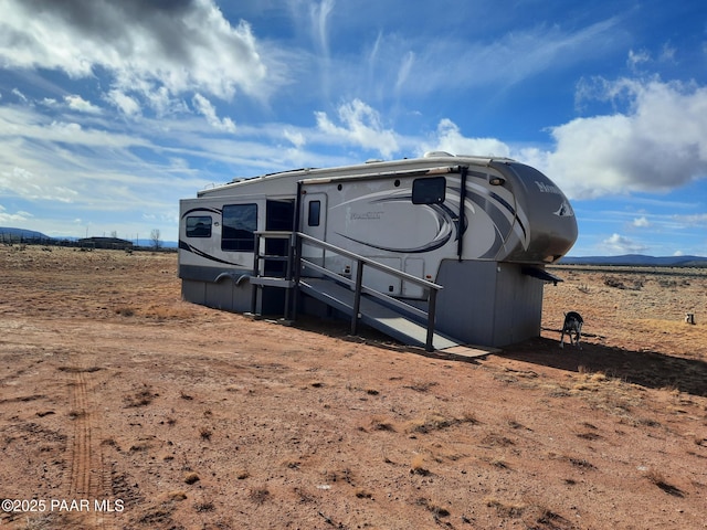 Listing photo 3 for 54210 N Sundown Way, Seligman AZ 86337