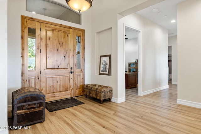 1032 Vantage Point Cir, Prescott, AZ 86301 - entrance foyer featuring wood finished floors, baseboards, and recessed lighting
