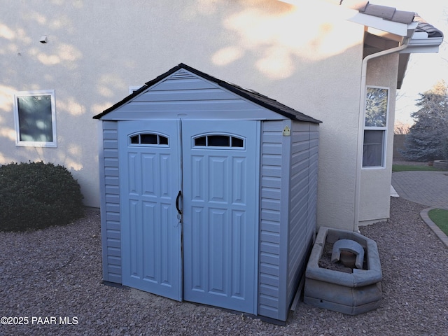 view of outbuilding