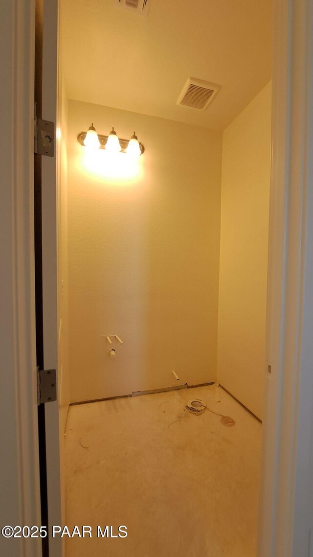 2485 Dillon Blvd, Chino Valley, AZ 86323 - bathroom with visible vents