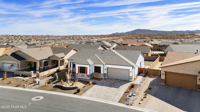 view of front of property featuring a mountain view