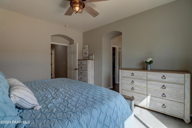 bedroom with ceiling fan