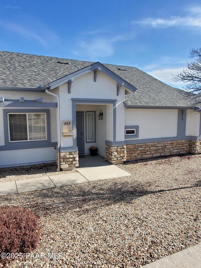 view of front of property