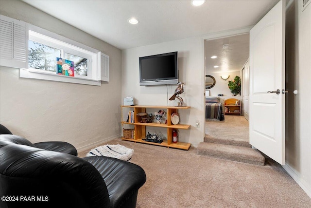 1568 W Thumb Butte Rd, Prescott, AZ 86305 - carpeted living room featuring recessed lighting