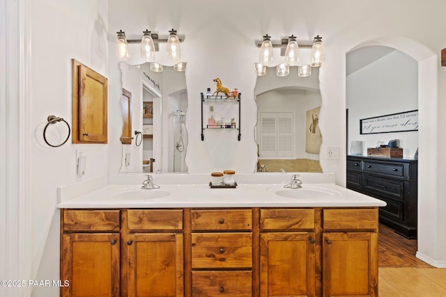 8950 N Calico Cat Trl, Prescott Valley, AZ 86315 - full bath with double vanity