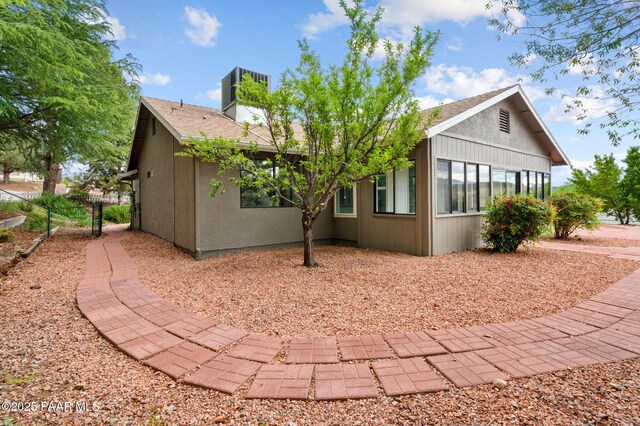 1242 N Oxbow Dr, Dewey-Humboldt, AZ 86327 - view of side of property featuring stucco siding
