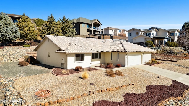 view of front facade featuring a garage