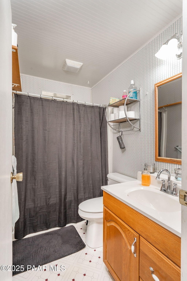 2049 N Maricopa St, Chino Valley, AZ 86323 - bathroom with vanity, wallpapered walls, crown molding, and curtained shower