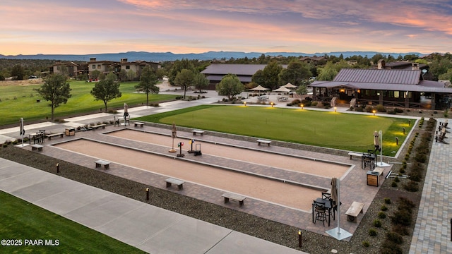 view of property's community with a mountain view and a residential view