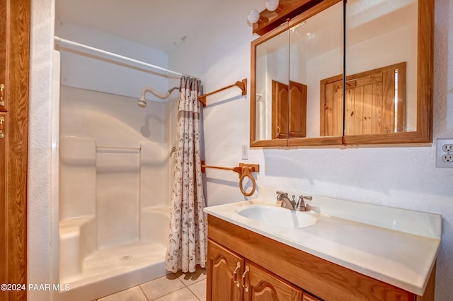 2570 S Colina Ln, Dewey-Humboldt, AZ 86329 - full bath featuring vanity, tile patterned flooring, and a shower with shower curtain