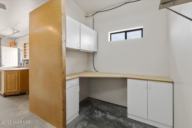 1640 W Grasshopper Ln, Chino Valley, AZ 86323 - unfurnished office featuring unfinished concrete flooring