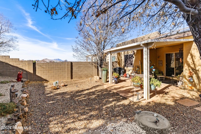 view of yard with a patio