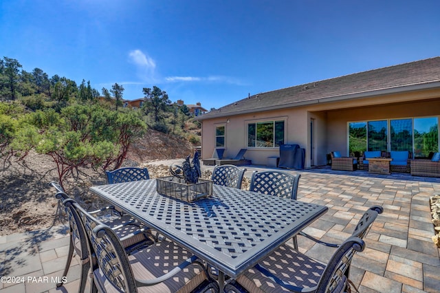 view of patio featuring an outdoor living space