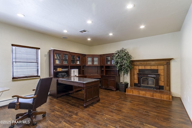 home office with dark wood-style floors, visible vents, and recessed lighting