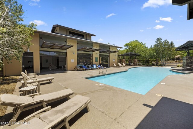 1109 N Half Hitch Rd, Prescott Valley, AZ 86314 - community pool featuring a patio
