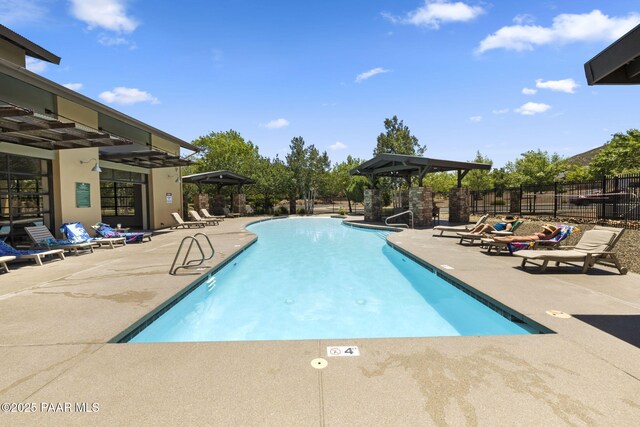 1109 N Half Hitch Rd, Prescott Valley, AZ 86314 - community pool with a patio