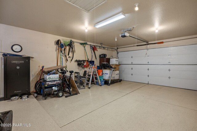 1109 N Half Hitch Rd, Prescott Valley, AZ 86314 - garage featuring a garage door opener