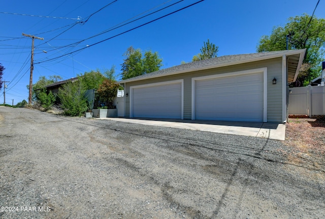 306 S Mt Vernon Ave, Prescott, AZ 86303 - detached garage featuring fence
