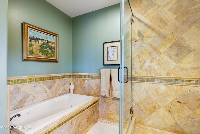2667 N Overlook Dr, Williams, AZ 86046 - full bath with a tub with jets and a shower stall