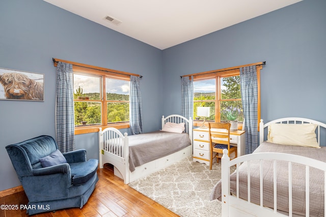 2667 N Overlook Dr, Williams, AZ 86046 - bedroom featuring wood finished floors