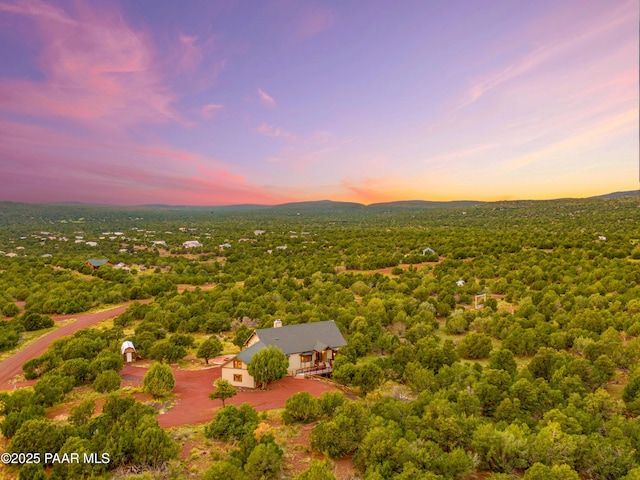 2667 N Overlook Dr, Williams, AZ 86046 - aerial view of property and surrounding area with a heavily wooded area