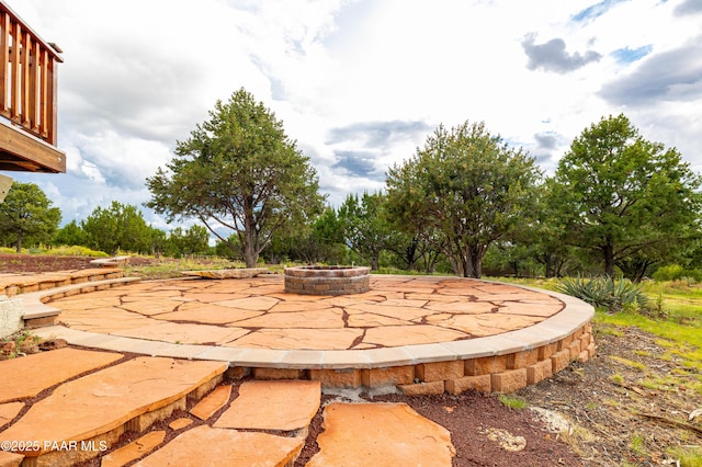 2667 N Overlook Dr, Williams, AZ 86046 - exterior view of an outdoor fire pit