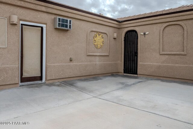 Listing photo 3 for 1905 Victoria Farms Rd, Lake Havasu City AZ 86404