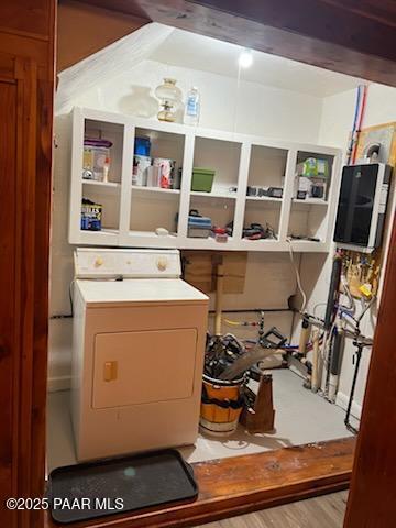 storage with washer / dryer