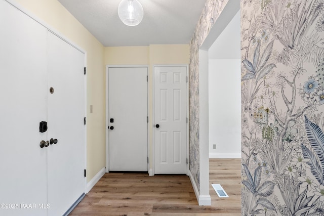 902 Fern Dr, Prescott, AZ 86305 - entrance foyer featuring wood finished floors and baseboards