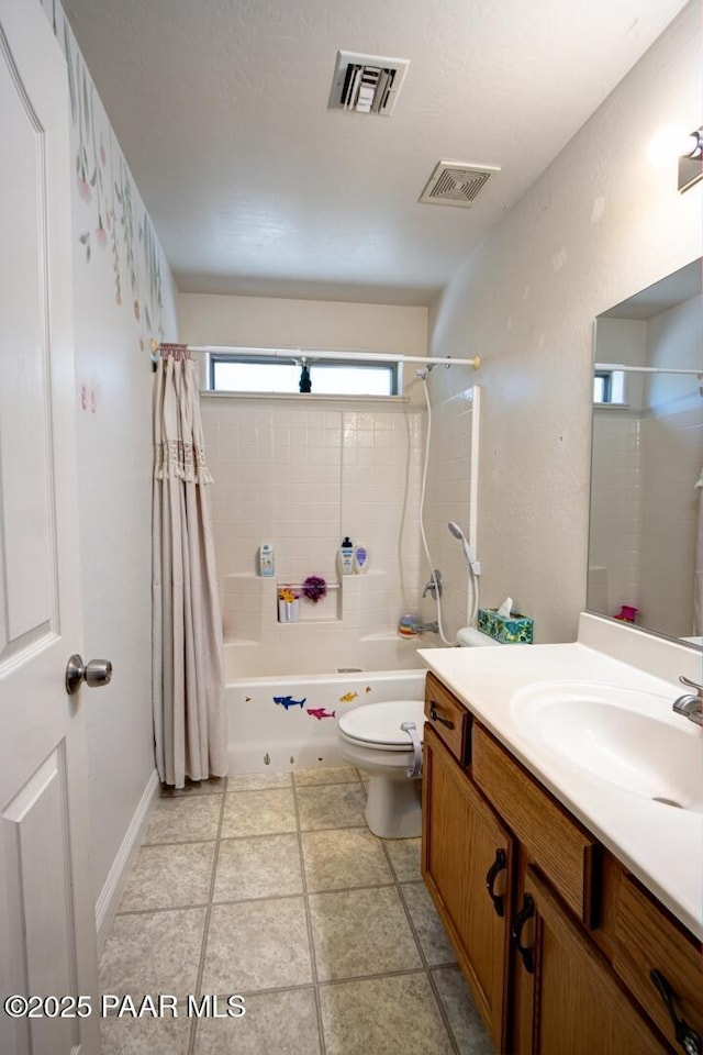 6126 N Little Papoose Dr, Prescott Valley, AZ 86314 - full bath with vanity and shower / tub combo with curtain
