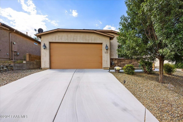 view of front facade featuring a garage