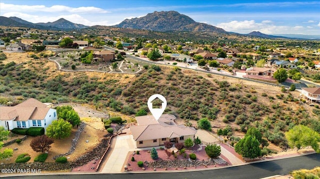 bird's eye view with a mountain view