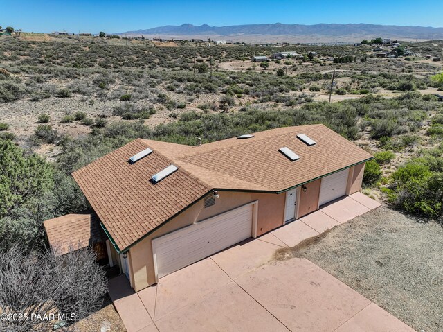 10412 E Prescott Dells Ranch Rd, Dewey-Humboldt, AZ 86327 - aerial view of property and surrounding area featuring a mountainous background