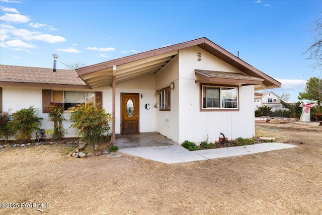 view of front of property