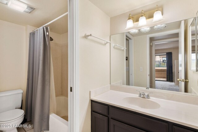 2180 Resort Way Unit S B, Prescott, AZ 86305 - bathroom featuring toilet, vanity, and shower / bathtub combination with curtain
