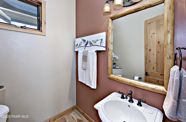 bathroom featuring sink