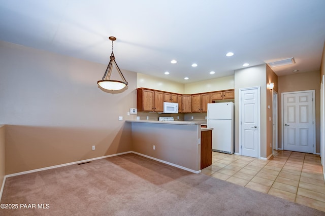 1005 N Rolling Green Rd, Dewey-Humboldt, AZ 86327 - kitchen featuring white appliances, a peninsula, light colored carpet, recessed lighting, and light countertops