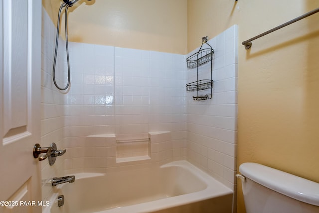 1005 N Rolling Green Rd, Dewey-Humboldt, AZ 86327 - full bathroom featuring shower / tub combination