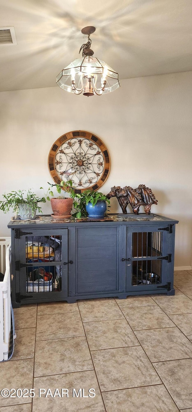 1125 N Wagon Wheel Pl, Chino Valley, AZ 86323 - detailed view of a chandelier