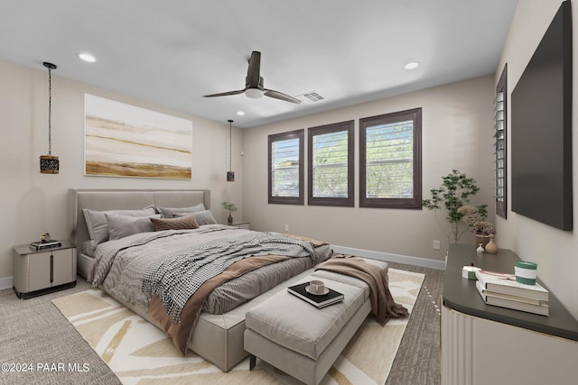 bedroom with ceiling fan