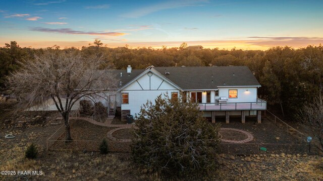 view of front of home with covered porch