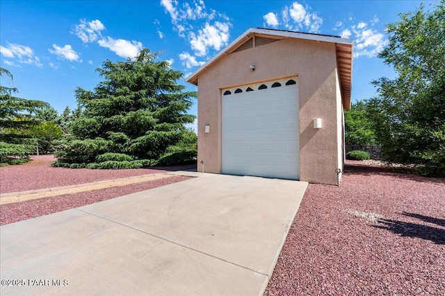 977 Kristin St, Chino Valley, AZ 86323 - detached garage featuring driveway