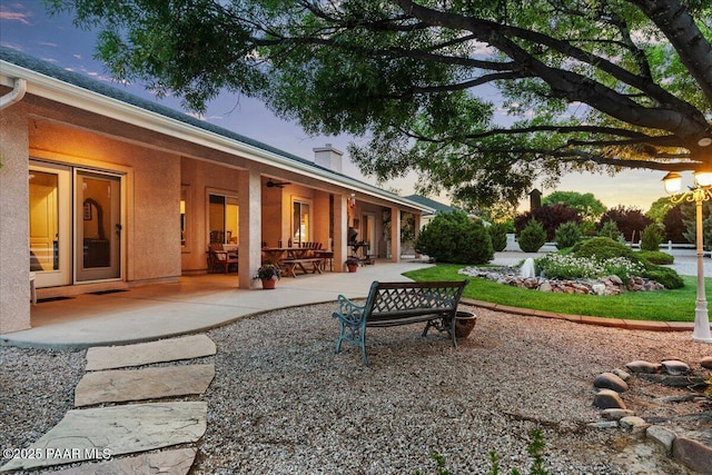 977 Kristin St, Chino Valley, AZ 86323 - yard at dusk with a patio