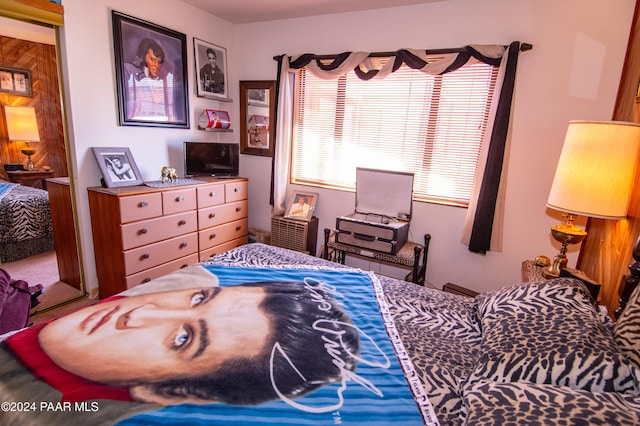 bedroom featuring carpet floors