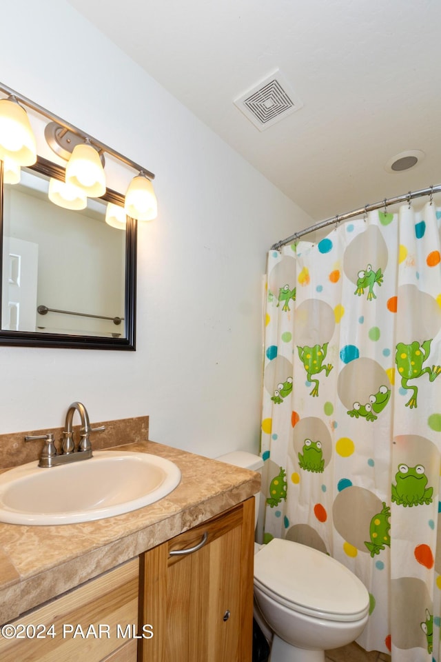 720 E Sky Terrace Dr, Prescott, AZ 86303 - full bathroom featuring visible vents, a shower with shower curtain, toilet, and vanity