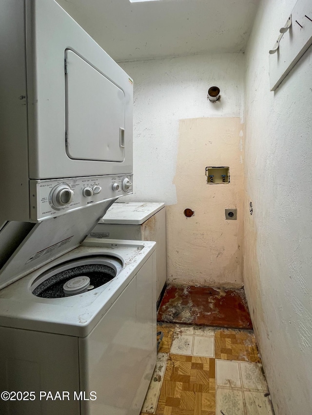 532 Canyon Springs Rd, Prescott, AZ 86303 - washroom with stacked washer / drying machine